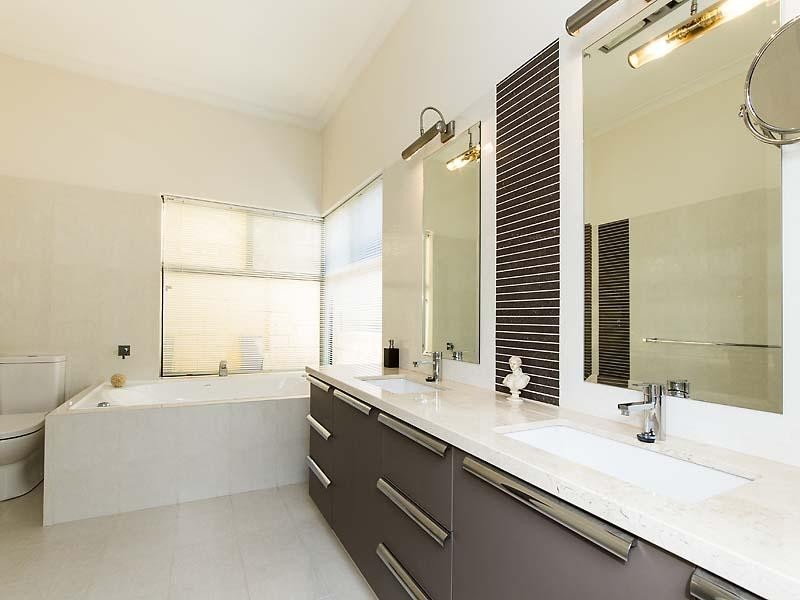 5 Tropical Gardens, Ballajura WA 6066