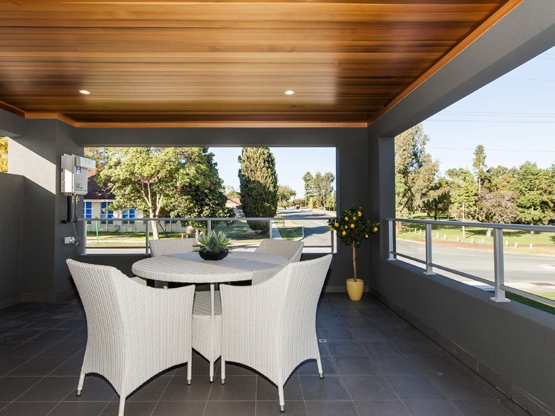 1-9/16 King George Street, Innaloo WA 6018