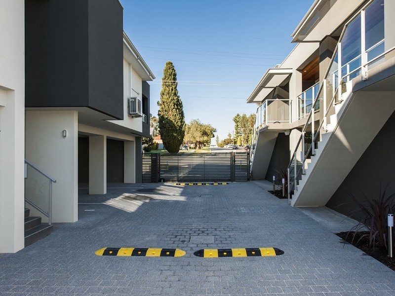 1-9/16 King George Street, Innaloo WA 6018