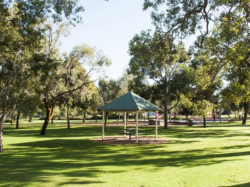 1-9/16 King George Street, Innaloo WA 6018