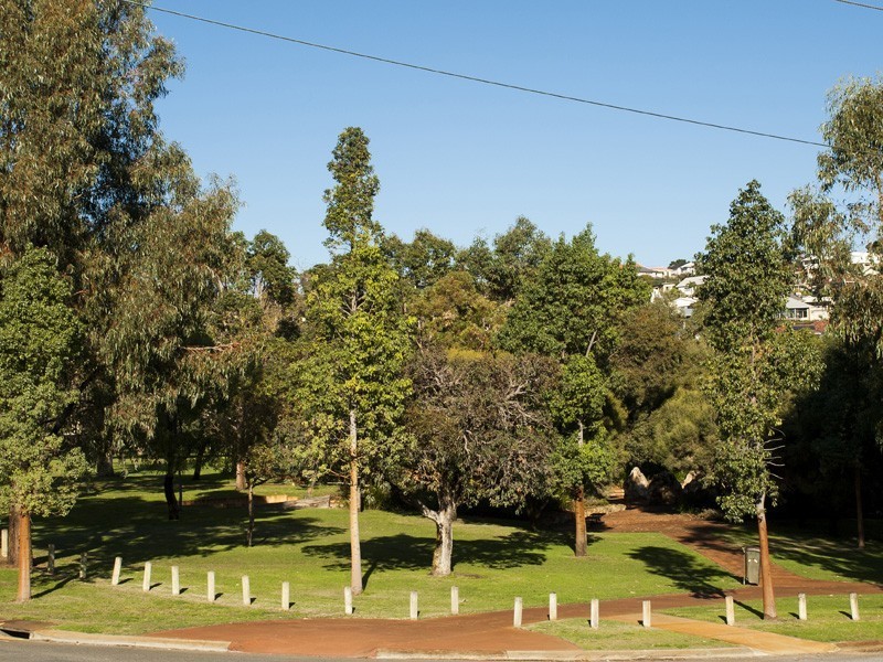 1-9/16 King George Street, Innaloo WA 6018