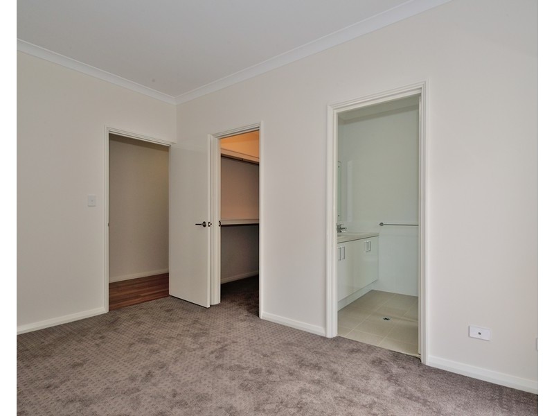 4/211 Royal Street, Yokine WA 6060