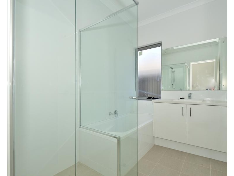 4/211 Royal Street, Yokine WA 6060