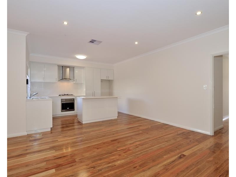 4/211 Royal Street, Yokine WA 6060