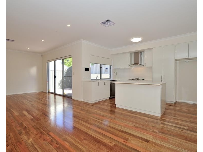 4/211 Royal Street, Yokine WA 6060