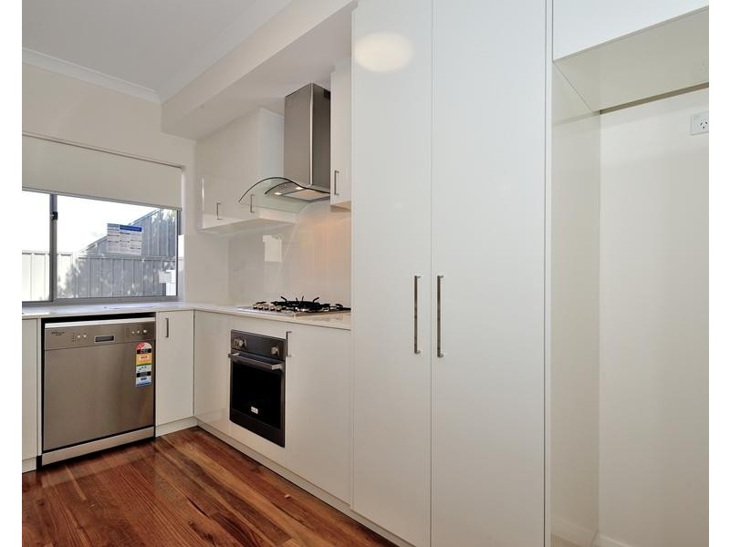 4/211 Royal Street, Yokine WA 6060