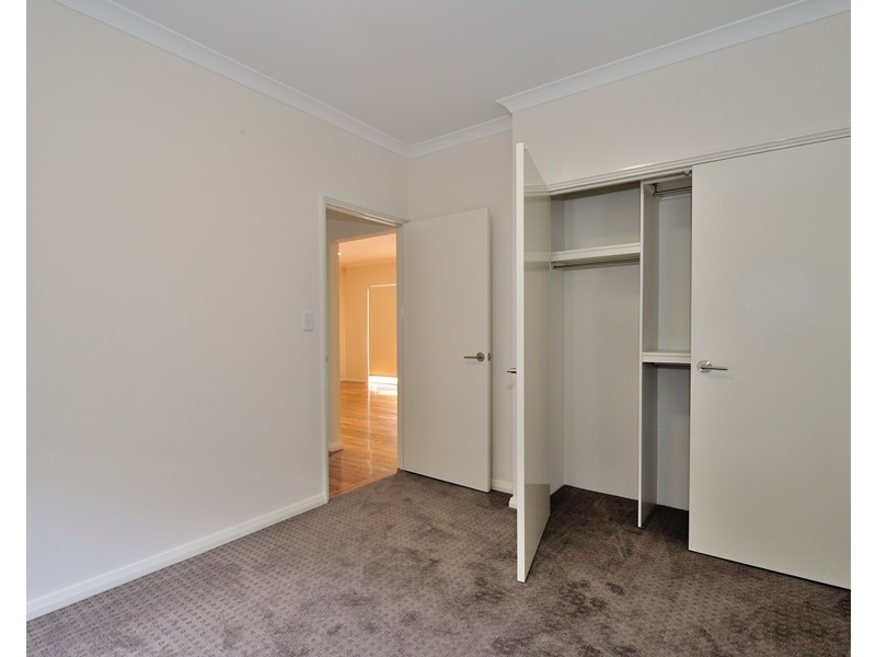 4/211 Royal Street, Yokine WA 6060