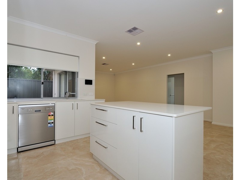 5/211 Royal Street, Yokine WA 6060
