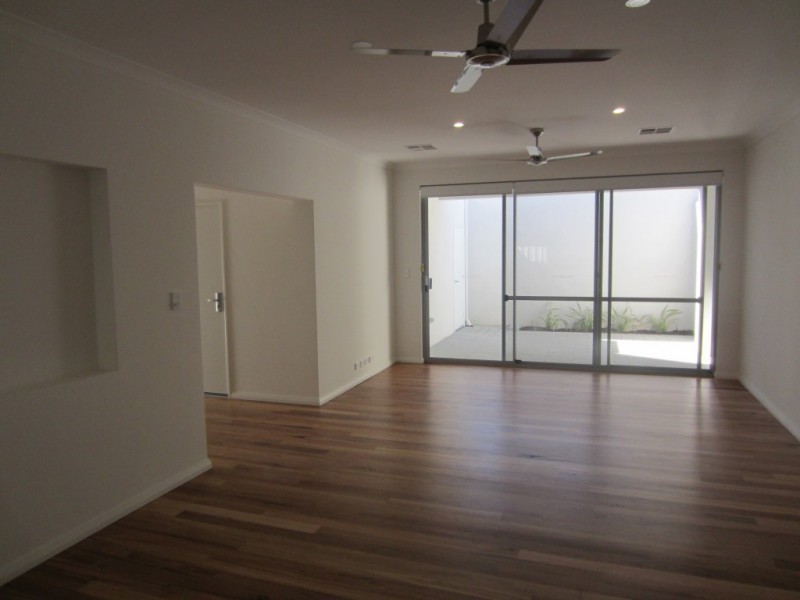 183C Grand Promenade, Doubleview WA 6018