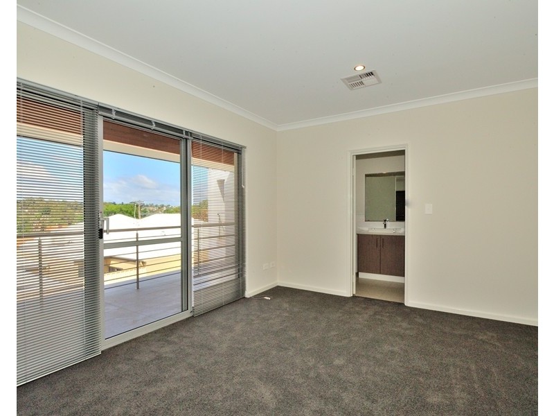 8B Donatti Road, Innaloo WA 6018