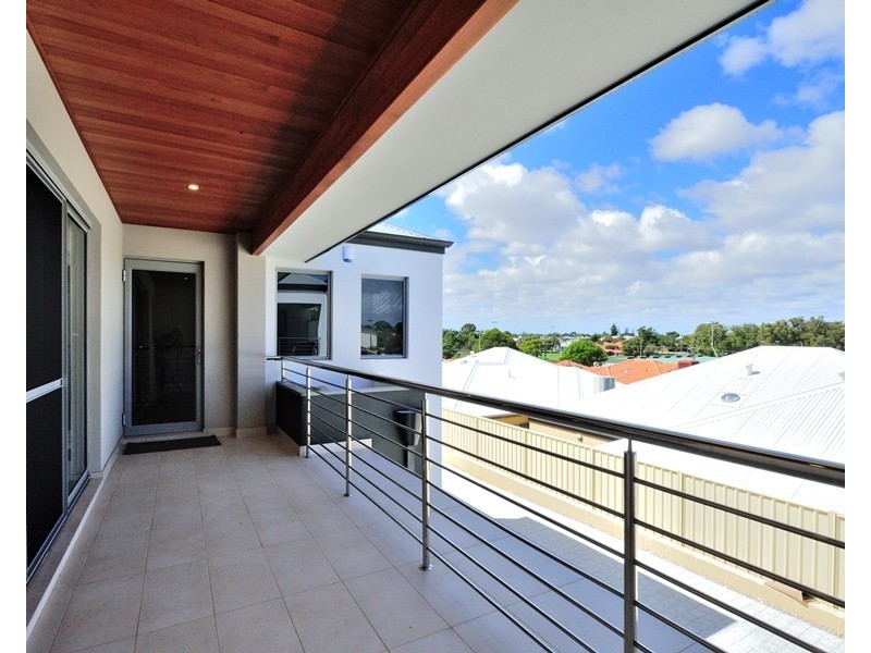 8B Donatti Road, Innaloo WA 6018