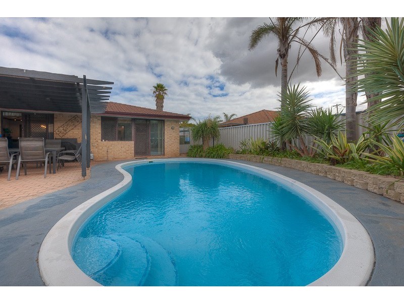 19 Richards Crescent, Craigie WA 6025