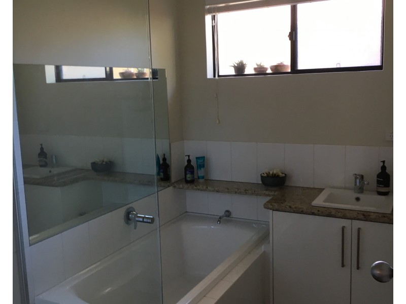 216A Holbeck Street, Doubleview WA 6018
