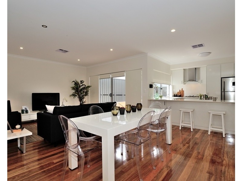 8/211 Royal Street, Yokine WA 6060