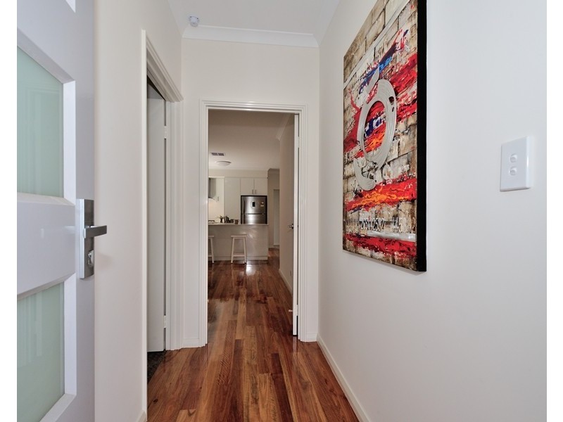 8/211 Royal Street, Yokine WA 6060