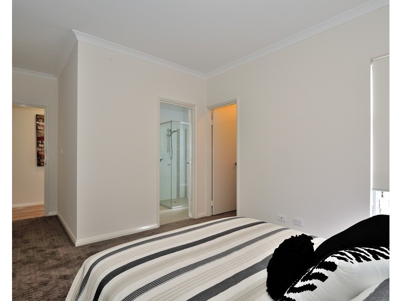 8/211 Royal Street, Yokine WA 6060