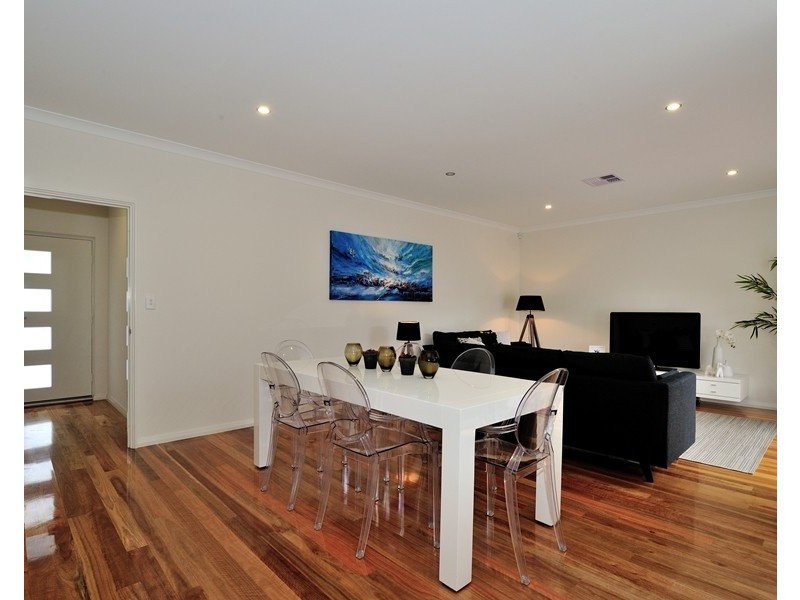 8/211 Royal Street, Yokine WA 6060