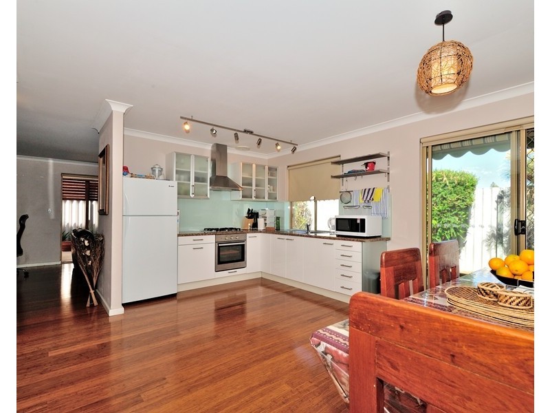 4/3 Muriel Avenue, Woodlands WA 6018