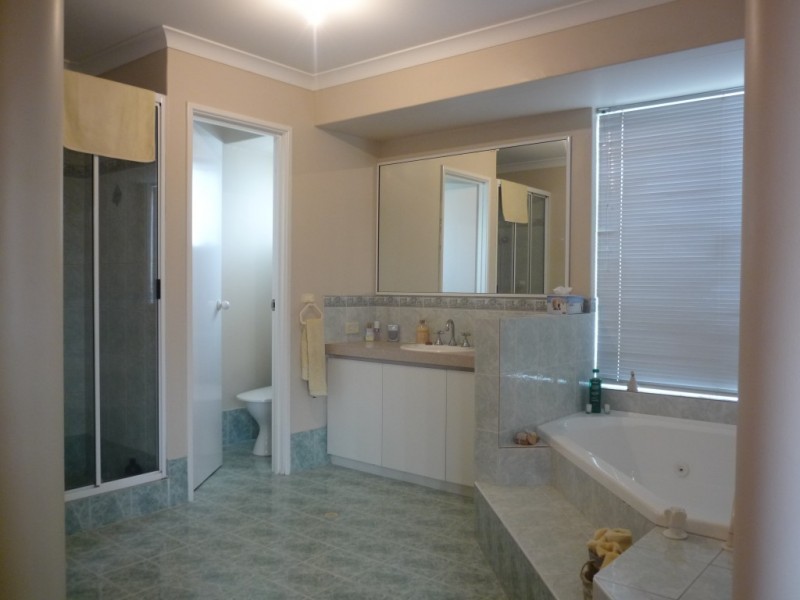 46 Selkirk Drive, Kinross WA 6028