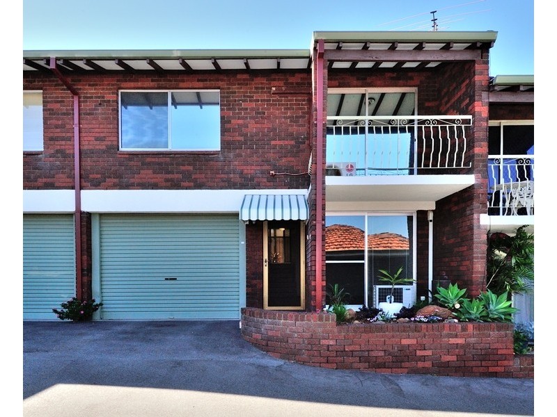 4/24 Kinsella Street, Joondanna WA 6060