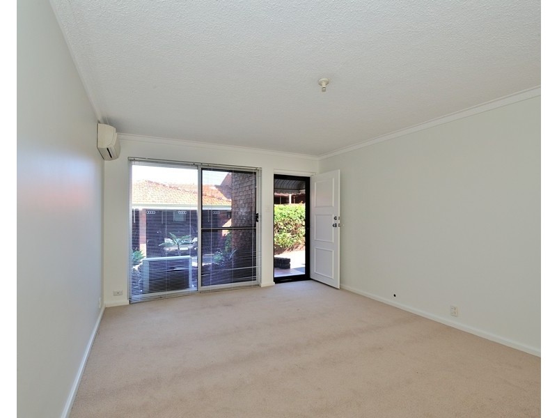 4/24 Kinsella Street, Joondanna WA 6060