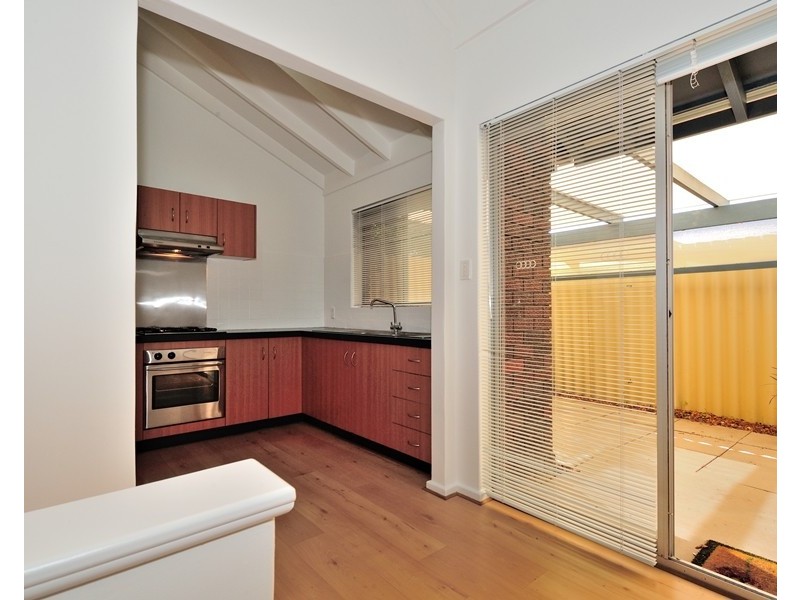 4/24 Kinsella Street, Joondanna WA 6060