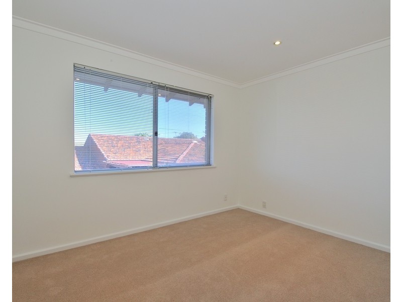 4/24 Kinsella Street, Joondanna WA 6060