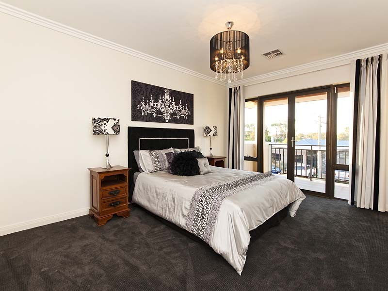 2/1 Gamble Way, Karrinyup WA 6018