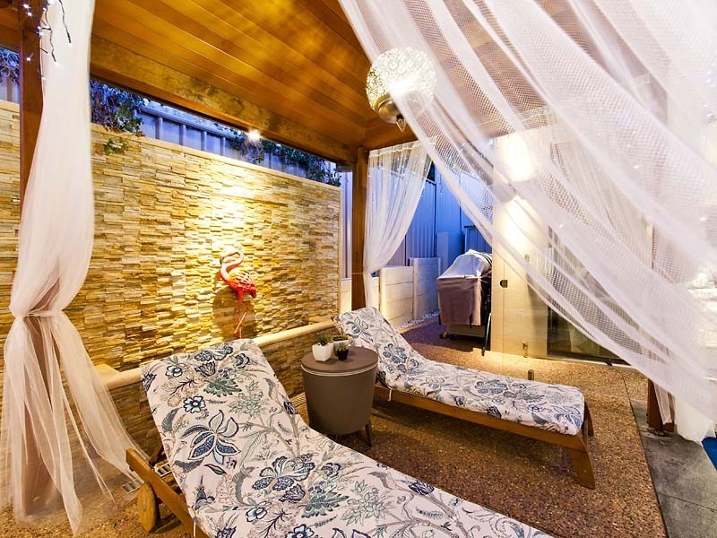 2/1 Gamble Way, Karrinyup WA 6018