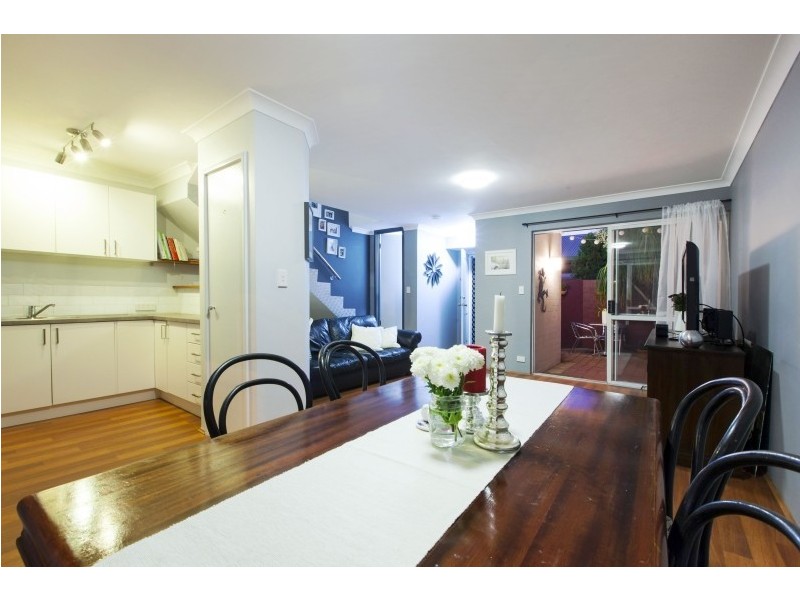 3/2 Waterway Court, Churchlands WA 6018