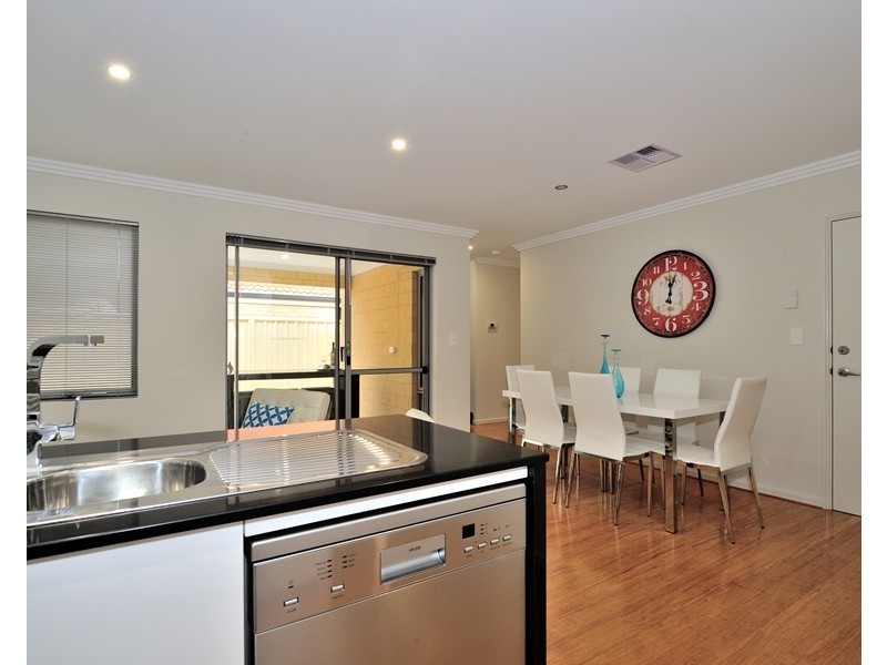 8D Donatti Road, Innaloo WA 6018