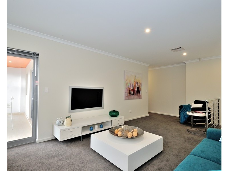 8D Donatti Road, Innaloo WA 6018