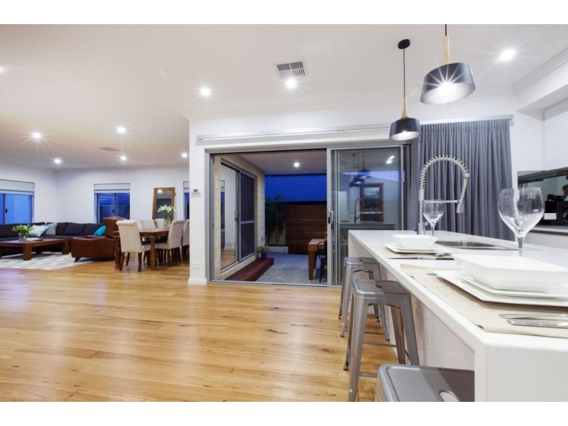 143A Holbeck Street, Doubleview WA 6018