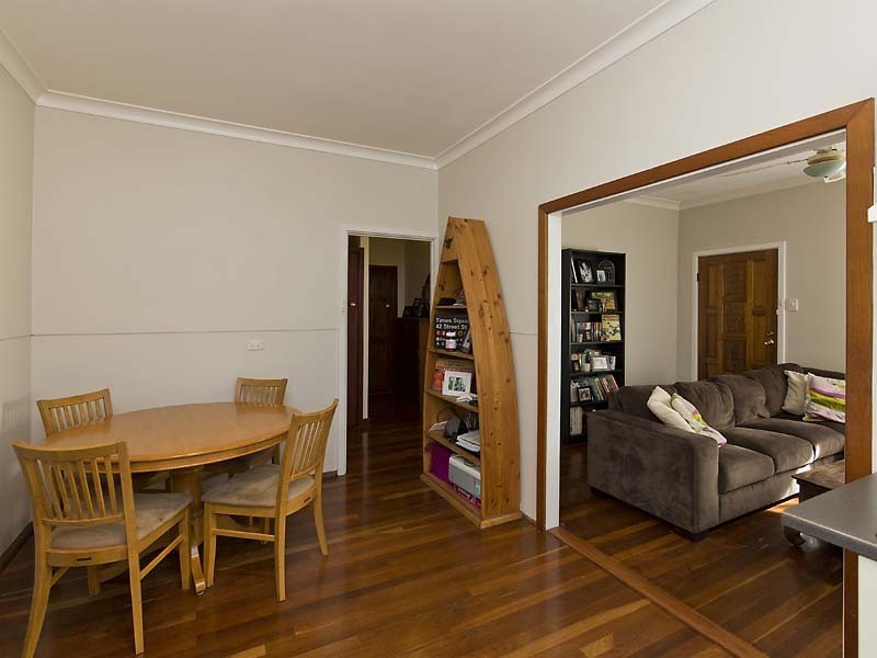 18 Gwelup Street, Karrinyup WA 6018