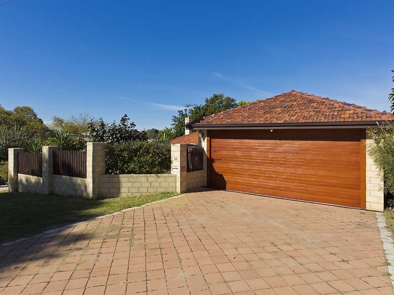 18 Gwelup Street, Karrinyup WA 6018