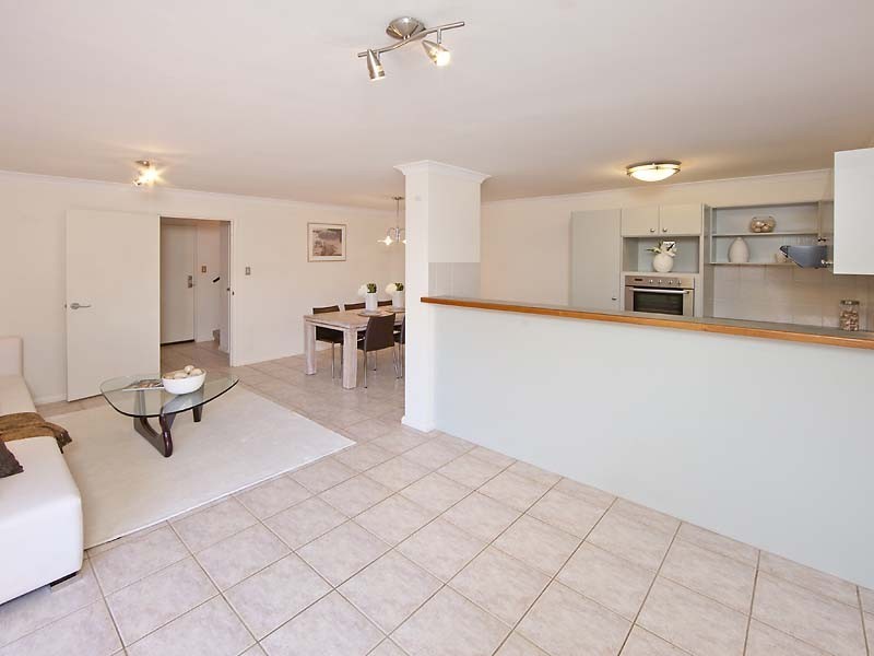 3/18 Escot Road, Innaloo WA 6018