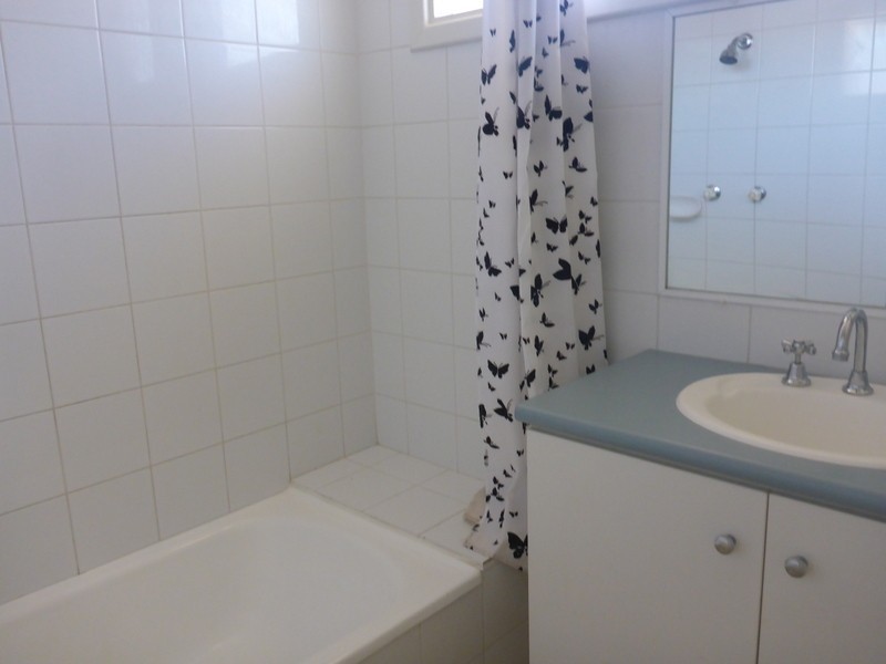 2/70 Tendring Way, Girrawheen WA 6064