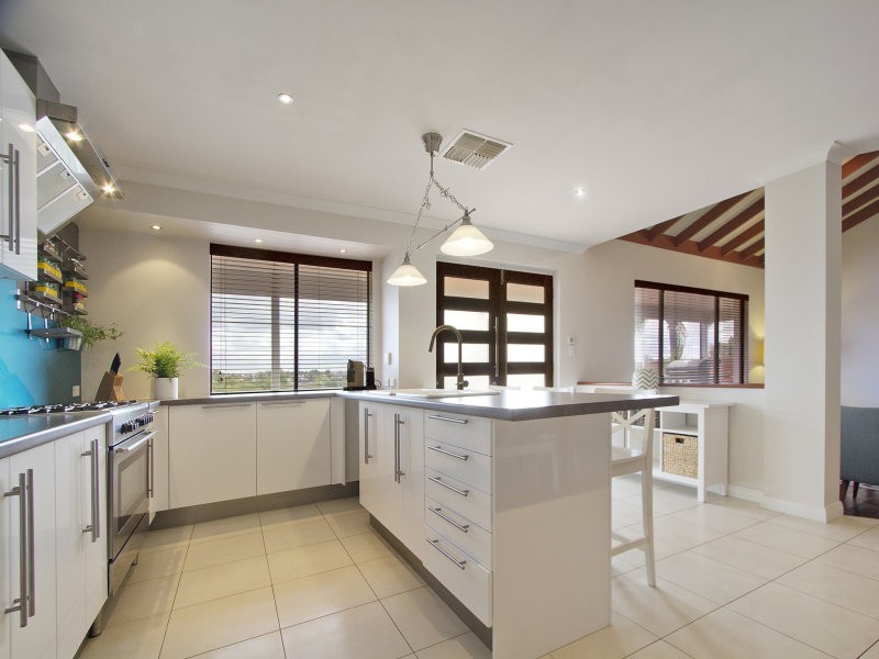 26 Kallaroo Place, Kallaroo WA 6025