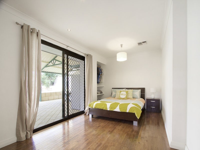 26 Kallaroo Place, Kallaroo WA 6025