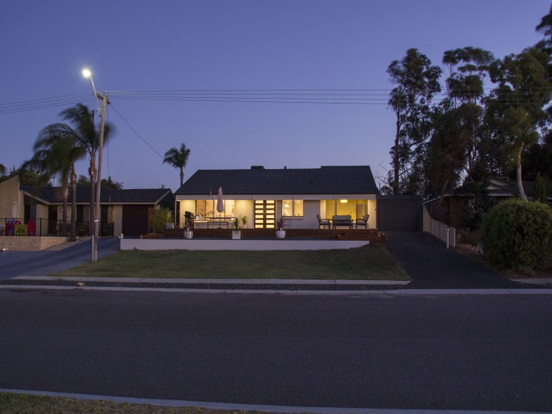 26 Kallaroo Place, Kallaroo WA 6025