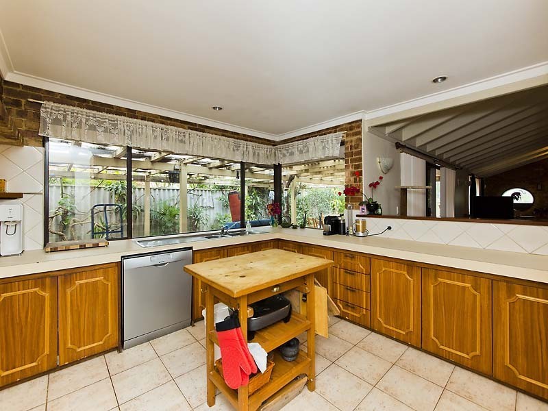 18 Guinevere Way, Carine WA 6020