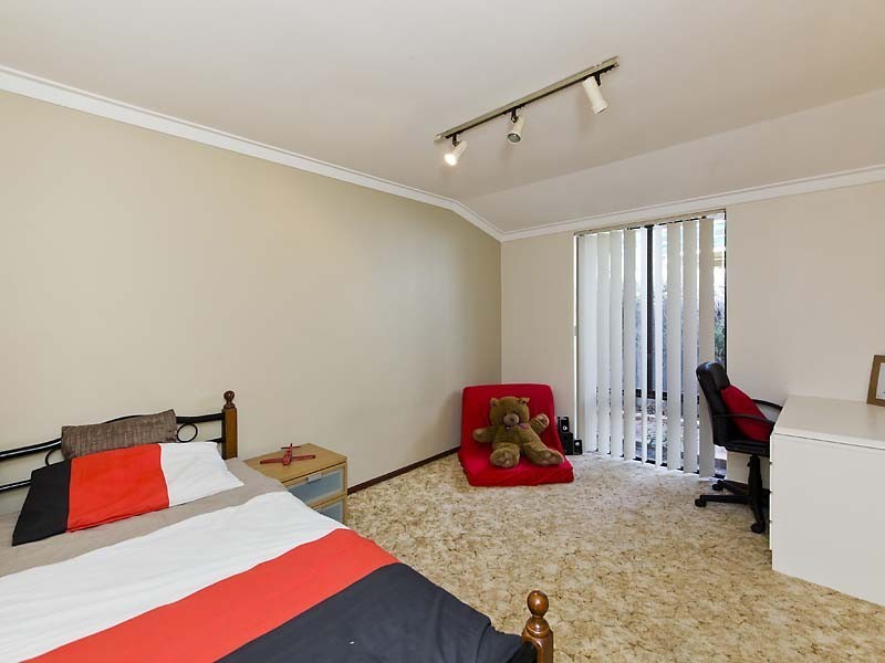 18 Guinevere Way, Carine WA 6020