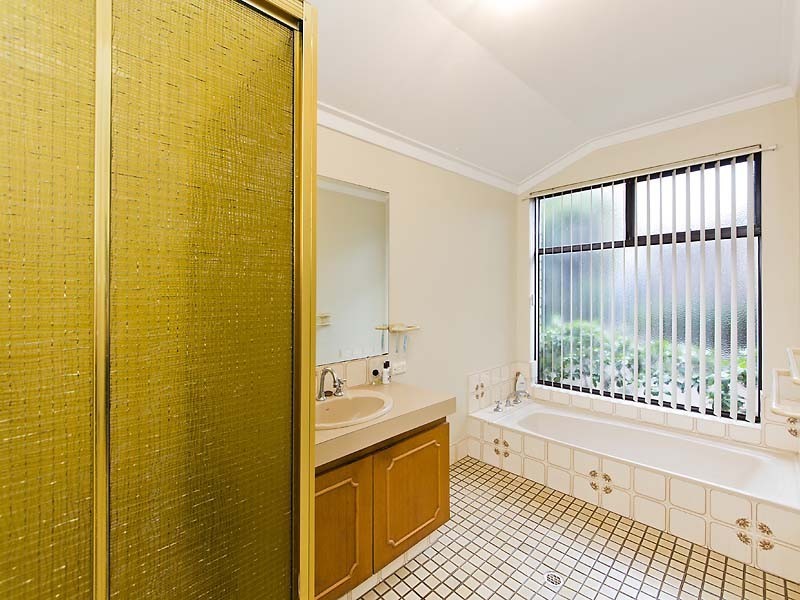 18 Guinevere Way, Carine WA 6020