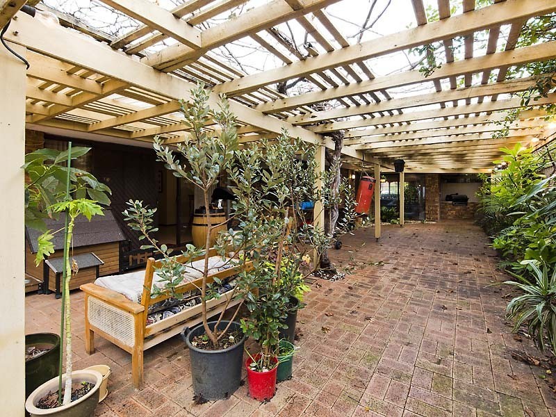 18 Guinevere Way, Carine WA 6020