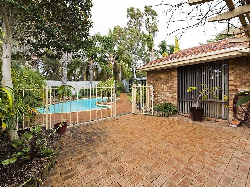 18 Guinevere Way, Carine WA 6020