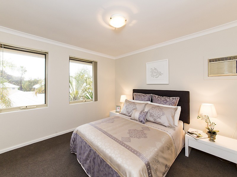2/5 Bates Road, Innaloo WA 6018