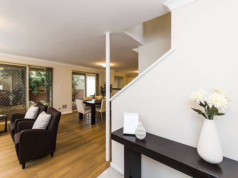 2/5 Bates Road, Innaloo WA 6018