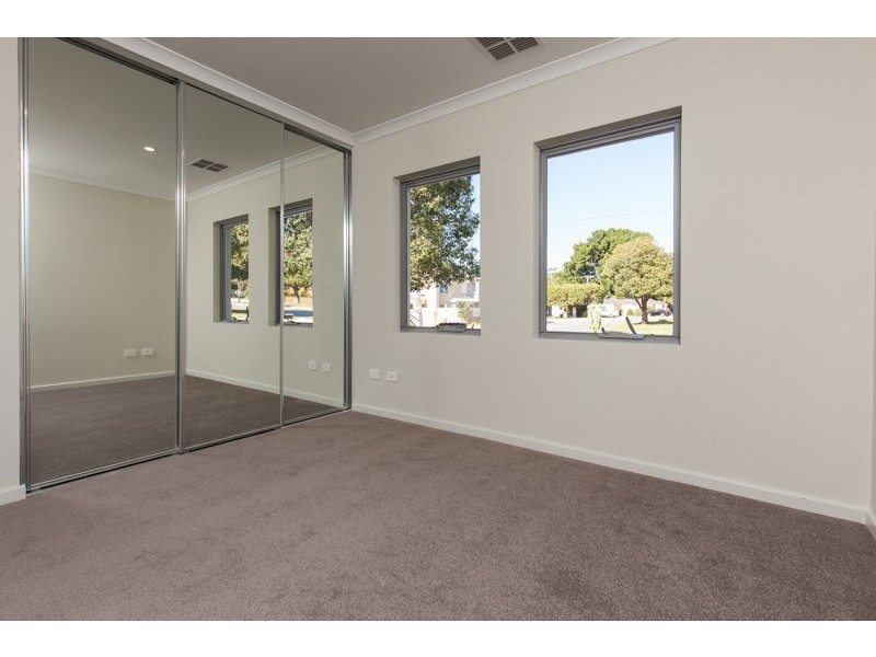 30 Barnes Street, Innaloo WA 6018