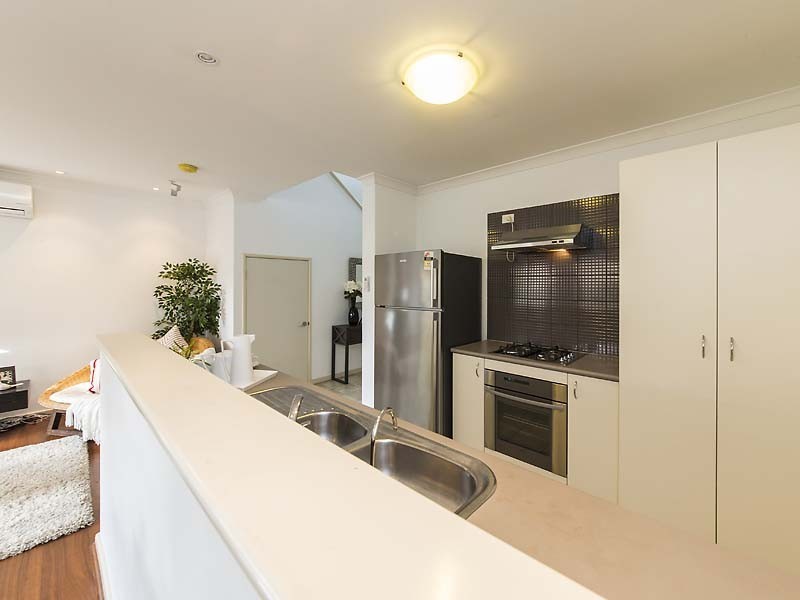 1/15 Sydenham Street, Rivervale WA 6103