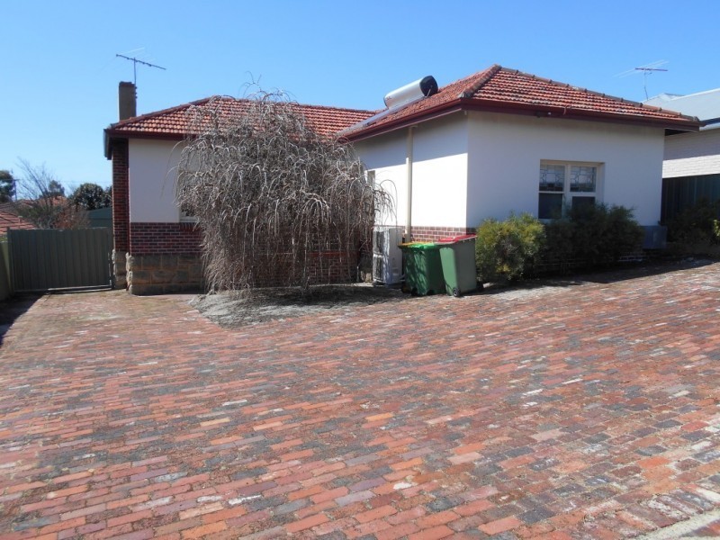 10 Grand Promenade, Bayswater WA 6053